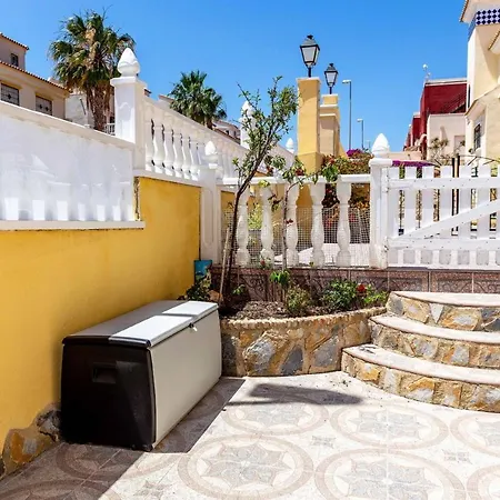 Fabulous 3 Bed House With 4 Communal Pools * Villacosta