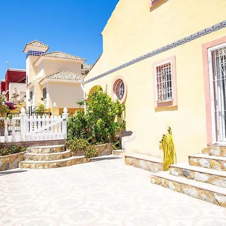 Fabulous 3 Bed House With 4 Communal Pools Holiday home *